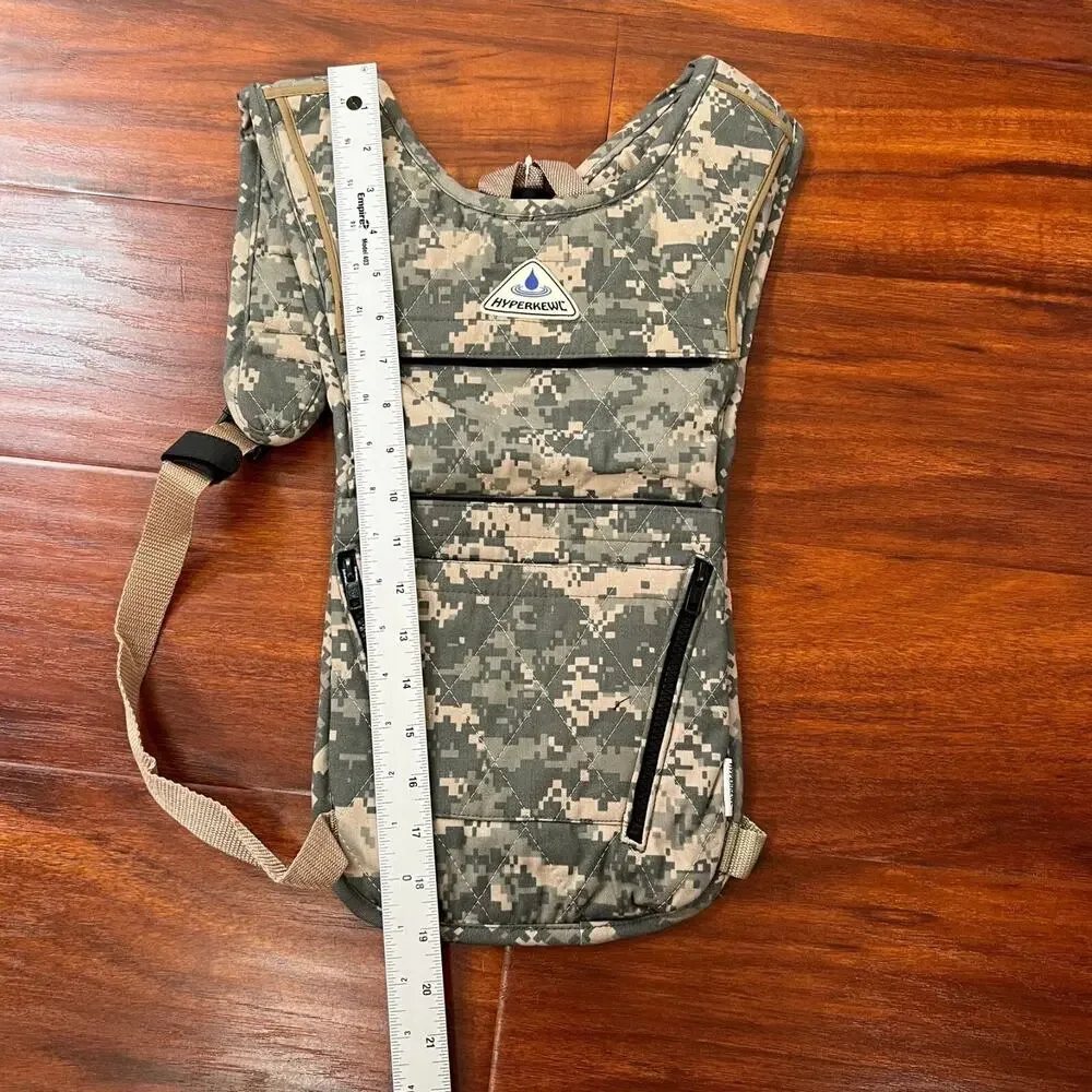 HyperKewl GULPZ Personal Hydration System Backpack Tech Camouflage Green/Tan NEW